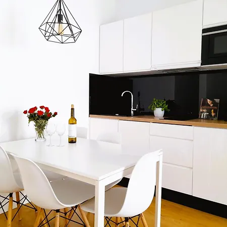 Apartment Vista Premium - Free Underground Parking - Center - Self Check-in *