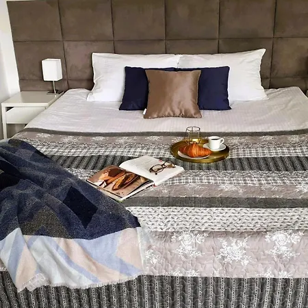Vista Premium - Free Underground Parking - Center - Self Check-in Apartment *